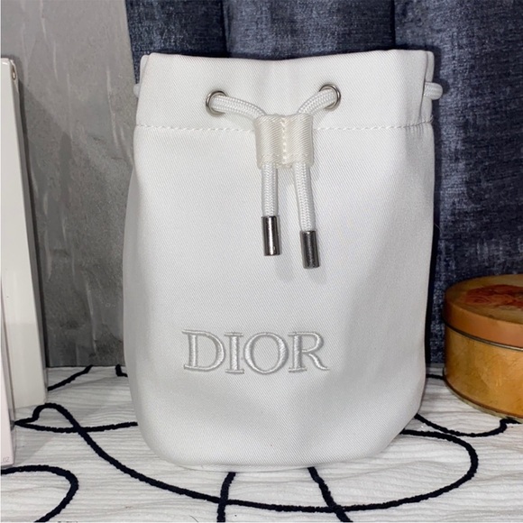 DIOR White Canvas Bucket Pouch Beauty Embroidered DIOR Logo & Box! - Picture 8 of 15